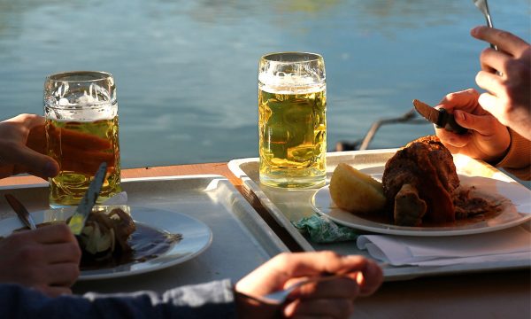 michaeligarten-biergarten-am-see